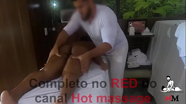 Pretinha gostosa ninfetinha tendo orgasmos pela primeira vez com massoterapeuta - VIDEO REAL