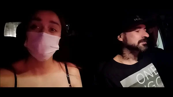 Marido deixou esposa entrar no cine pornô sozinha e voltou toda suja de porra e gozada!