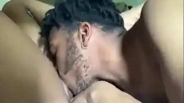 Now that's how u lick pussy.