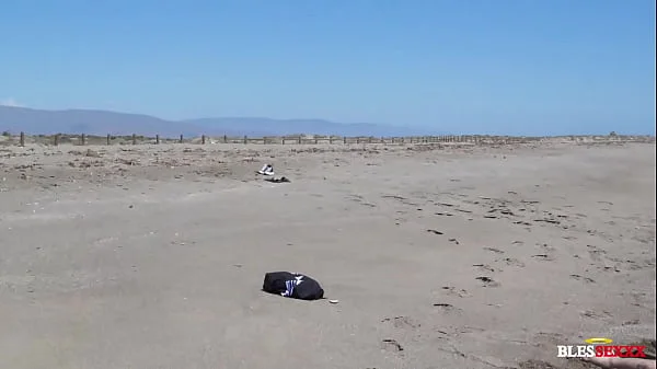 Dogging with a stranger on the beach bareback