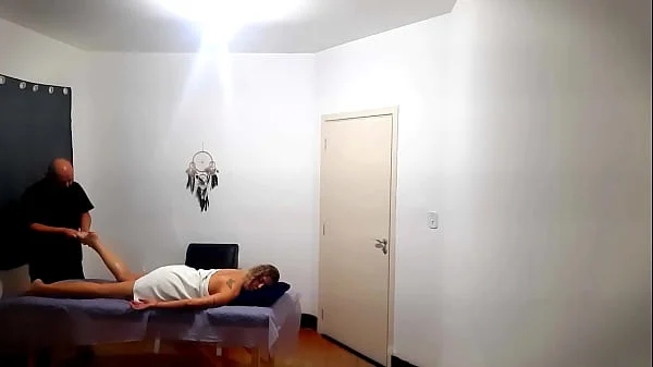 She went to get a massage but was surprised by the therapist who ejaculated in her