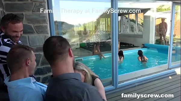 Fucked up Family throws the Biggest Party