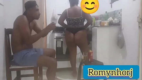 NA CASA DA MINHA NAMORADA ELA FAZENDO O JANTAR EU QUERENDO COMER A SOBREMESA PRIMEIRO, FUI PARAR NA CAMA DELA EM SEGUIDA /VIDEO COMPLETO NO RED/ BASTIDORES DO ROMYNHORJ