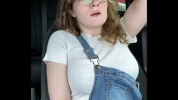 Nerdy Country Girl Rubs Herself in her Car